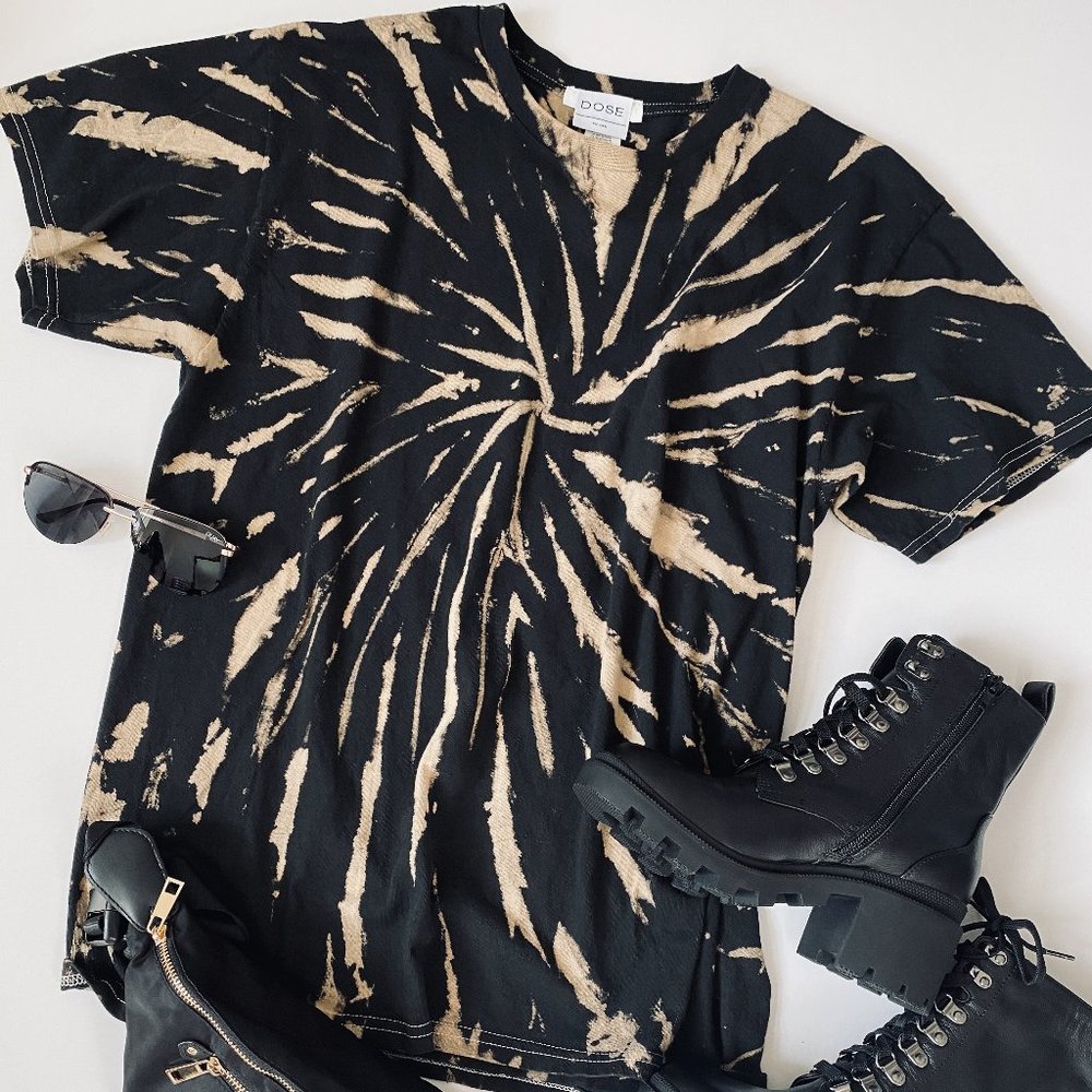 Brooklyn Oversized Starburst Reverse Tie Dye Tee